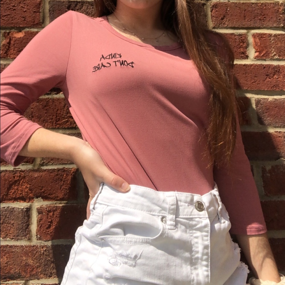 ✨ “Kinda Don’t Care” Dusty Rose Graphic Tee✨